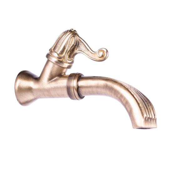 dlhy klasicky studnovy mosadzny kohutik vedro drziak hadica pripojenie vonkajsi mrazuvzdorny mediteransky bronz rustikalny lameridiana budapest zahradny kohutik zo skladu elegantny mestiansky jedinecny.jpg